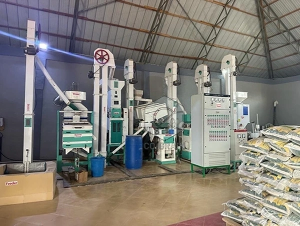 machine_de_moulin_à_riz_au_Ghana (2)